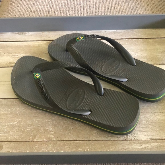 🍒5/$25🍒Worn flip flops - Picture 1 of 6